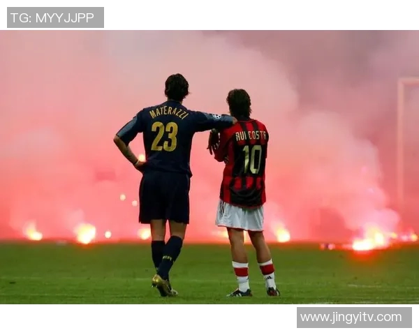 足球明星背影粉色衣服女